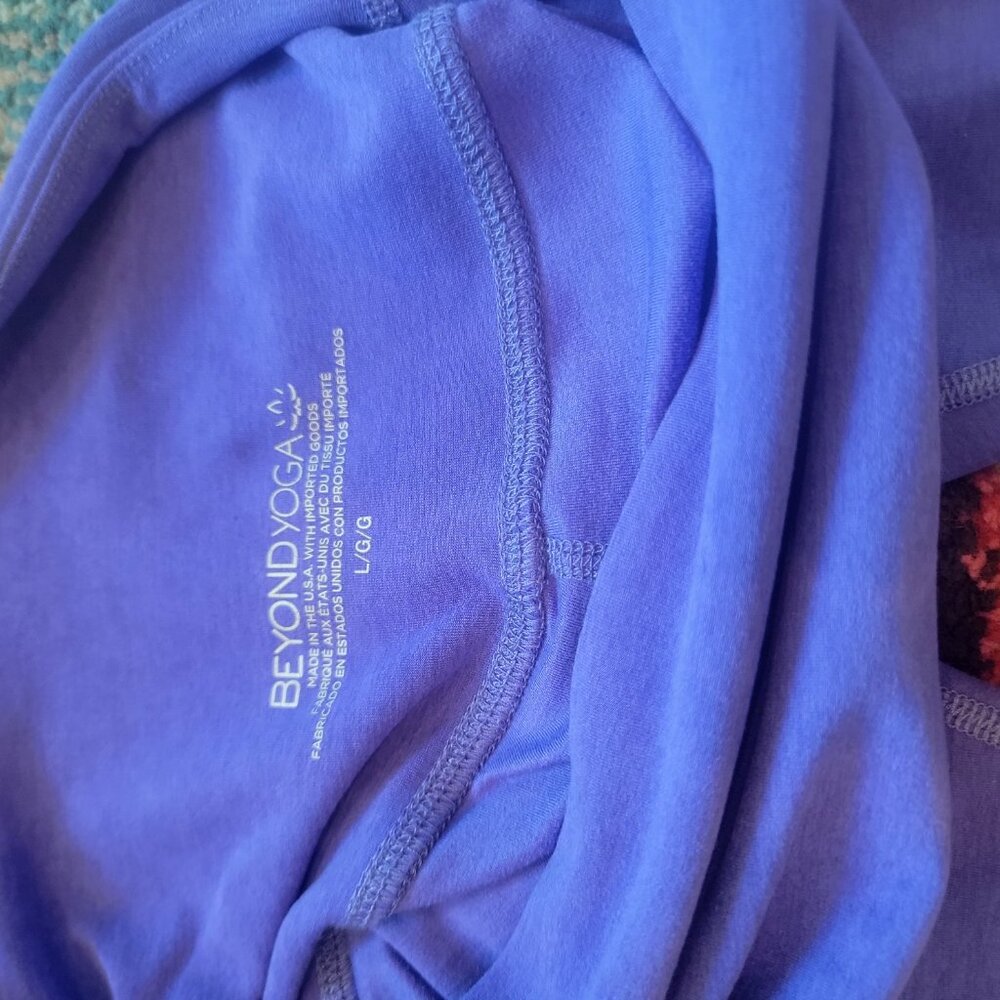 Beyond yoga bundle - Picture 16 of 16